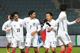 中日足球天壤之别 国足遭遇1V17的尴尬图片