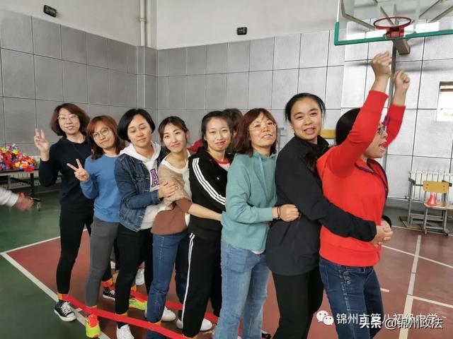 运动会通讯稿范文 运动会通讯稿范文300字(图3) 运动会通讯稿范文 运动会通讯稿范文300字(图3)