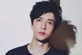 薛之谦晒上海1亿豪宅，一平米均价10万，厨房面积大到能打球图片