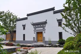 农村老话“一户开两门，人财都难存”，指哪道“门”呢，为什么？图片