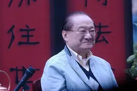 金庸去世三周年，其小说曾是禁书，被领导赞赏后才引入内地图片