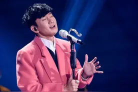 林俊杰深情演唱《我怀念的》图片