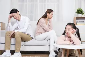 心理学：女儿和父亲的关系，往往决定了她会遇见什么样的爱人图片