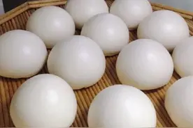 天冷发面有妙招，酵母粉中加1料，面团快速发好，馒头又大又松软图片
