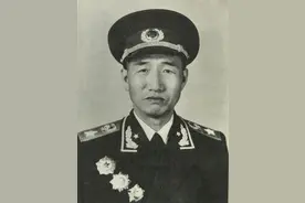 新中国十大元帅，在不同的战争时期，谁的战绩第一图片