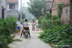 邀请乡下的妹妹，假期来我家做客，住了三天之后，我肠子都悔青了图片