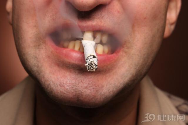 咽喉癌，咽炎怎么区分？这4个预警信号要记牢