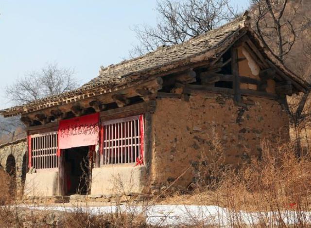“宁可夜宿荒坟，不可夜居古庙”，是什么意思？古庙为什么更可怕