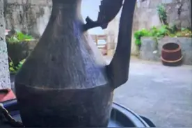 男子突然腹痛、眼白发黄、精神萎靡！元凶居然来自妻子几十年前的嫁妆图片