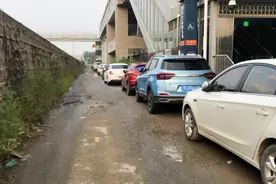 调查 | 违停占道、桥洞不亮，这个地铁站外问题多......图片