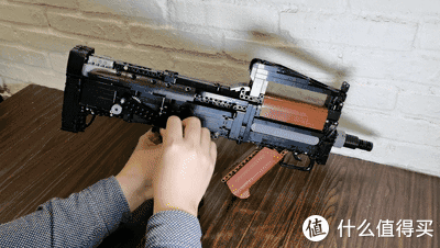 积木评测：吃鸡空投步木仓：Groza是最强吃鸡神器？