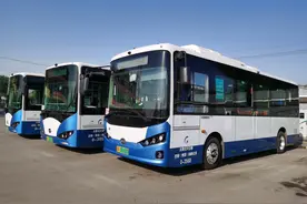 60年沧桑巨变，5辆电车“变身”1400余台纯电动公交车图片