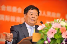 曹德旺四次上石竹山抽签的故事图片