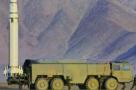 台独分子嘴上很硬，心里却最害怕的武器：低调的东风15C导弹图片