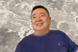 董浩：36岁被下死亡通知书，退休后被嘲人设崩塌！身份背景太意外图片