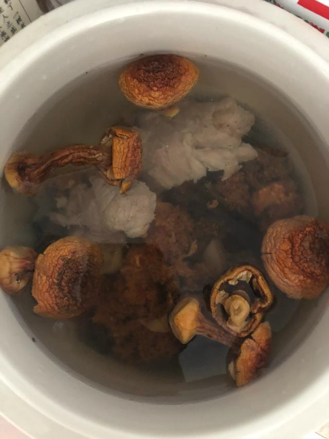 海参花胶响螺片可以一起做汤 花胶响螺片海参煲鸡汤的做法