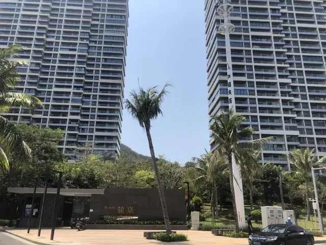 半山半岛在三亚什么地方（豪宅项目半山半岛再起波澜数百套房产到底已售还是未售）