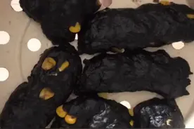 广东一儿子让妈妈休息自己做饭，结果妈妈一看傻眼：确定不是粑粑图片