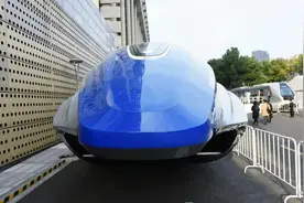 又一中国骄傲！时速是高铁的两倍，国产磁悬浮列车下线图片