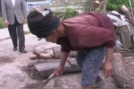 韩国一女子行为怪异，常年吃腐烂鸡蛋，得知真相后让人泪目图片