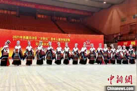 最美“夕阳”：西藏老人翩翩起舞 共迎健身盛宴图片