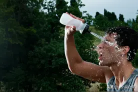 立夏高温破30°C！“人仙仙”头昏沉重，4撇步防中暑图片