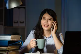 熬夜还能上瘾？为什么你戒不掉熬夜？这是你的自我反抗图片