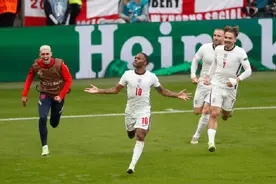 2-0！英格兰摊牌了，4场零封+55年首胜对手，迎欧洲杯历史性突破图片