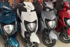 雅迪铂金版T6配LED基因大灯，四种规格电池通配，价格你满意吗？图片