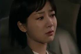 《女心理师》原著：从贺顿的两段感情，看清她久治不愈的童年伤痛图片