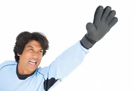 连扑三个点球的守门员，在足坛历史上有几人？图片