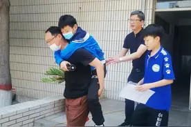 学生课堂上突然肚疼！市实验中学的反应亮了，特别是这位老师……图片