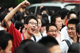 大学录取通知书，为什么用“中国邮政”快递，不用顺丰？图片