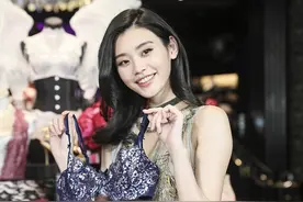 生下长孙8个月，奚梦瑶至今没婚礼：嫁豪门一年，她怎么成了这样图片