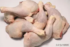 超市里的冷冻鸡肉，为什么从来不断货？是从哪儿来的？终于明白了图片