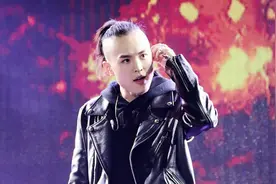 翻唱high歌爆红，从好声音出来9年的张玮，不火是有原因的图片