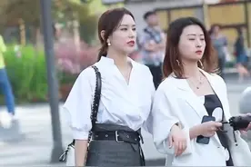 如今街头火了一种鞋子，叫“左脚凉拖，右脚高跟”，成女王新宠图片