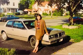 49岁拿下硕士学位，51岁患癌，66岁却活出20岁模样：不向命运求饶图片