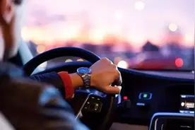 开车时，最能看出一个人的情商和潜力？图片