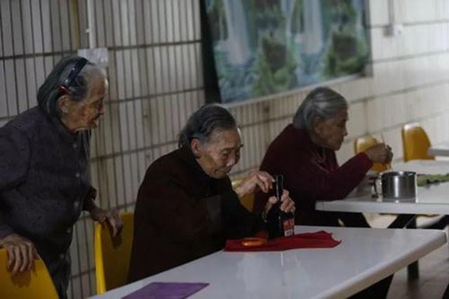 养老院里那些令人胆寒的残酷真相：养儿不防老，防吃绝户