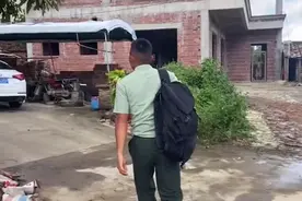 “好惨！”广东一兵哥哥退伍回家：大门紧锁爸妈不在两只鸡在溜达图片