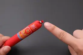 火腿肠金属环下有个小机关，3秒就能轻松打开，不要再用嘴咬了视频封面