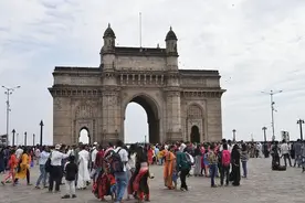 印度到底有多穷？中国姑娘吃午饭花了100，当地人：都觉得是土豪图片