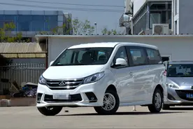 大通版“奥德赛”：2.0T+侧滑门，新款G10七座空间真宽裕图片