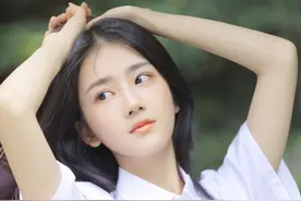 网红女神潘敏，高中生装扮，永远18岁图片