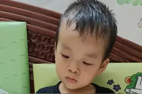 宝宝突然抽搐，怎么应急处理？图片