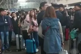 五一买了火车票却被“拒载”! 仅退票能解决问题吗 ?图片