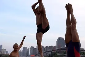 排队“跳河”的天津大爷：要么干碎河床，要么人走茶凉图片