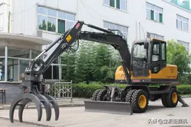 人生第一台挖掘机，选择国产挖机还是进口挖机呢？头疼图片