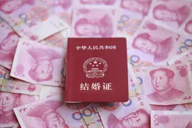 六旬老太太索要100万彩礼，老大爷竟然同意了图片
